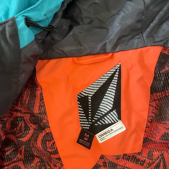 Volcom Snow Jacket - Picture 2 of 5